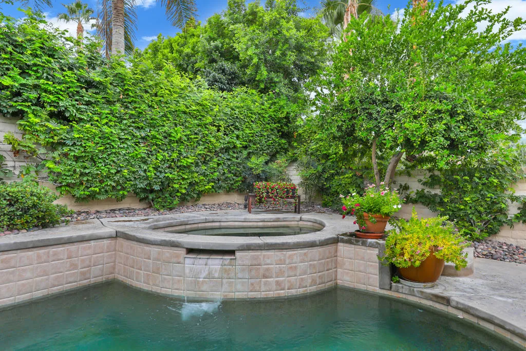 Indian Wells, California 92210, United States, 4 Bedrooms Bedrooms, ,3 BathroomsBathrooms,Residential,Pending,197412