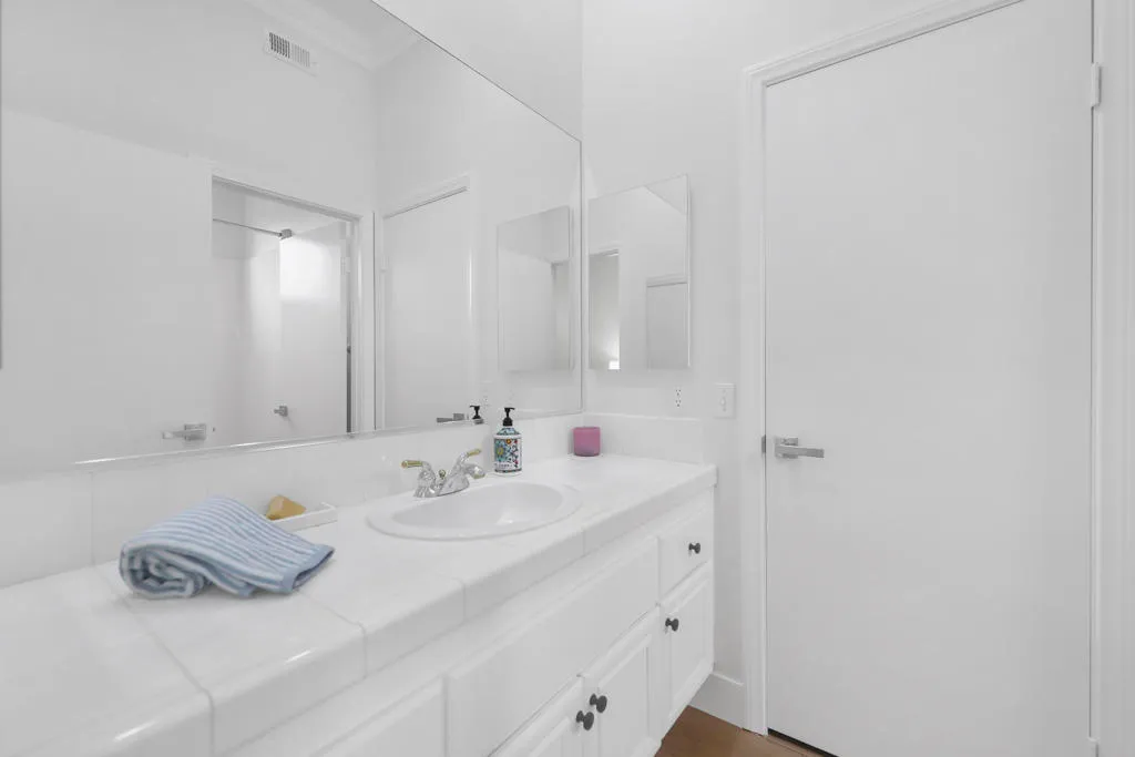 Indian Wells, California 92210, United States, 4 Bedrooms Bedrooms, ,3 BathroomsBathrooms,Residential,Pending,197412