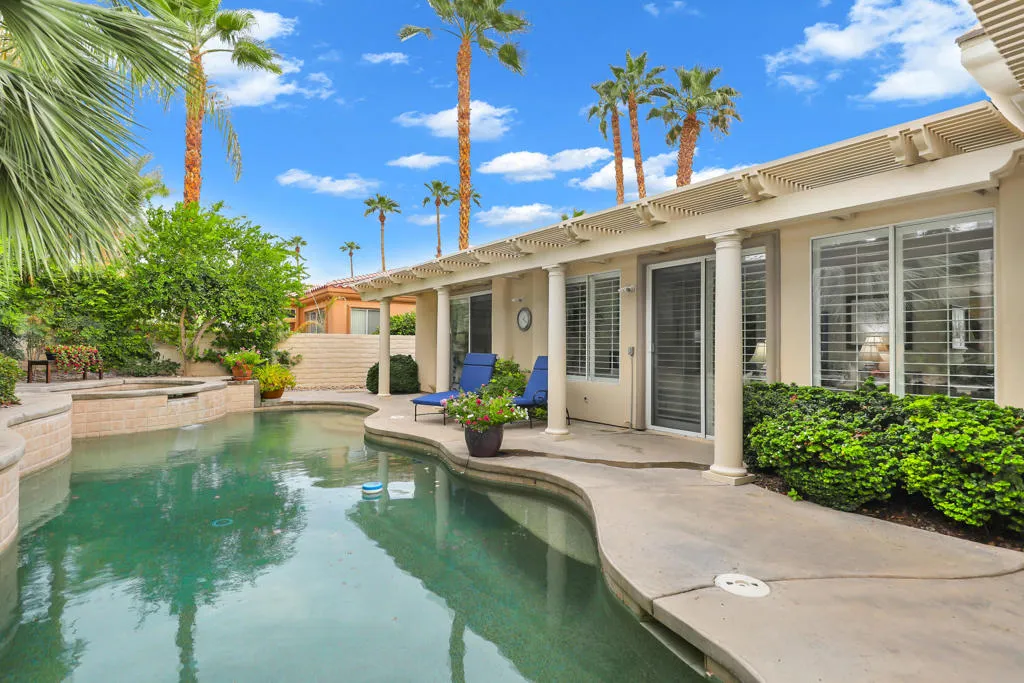 Indian Wells, California 92210, United States, 4 Bedrooms Bedrooms, ,3 BathroomsBathrooms,Residential,Pending,197412