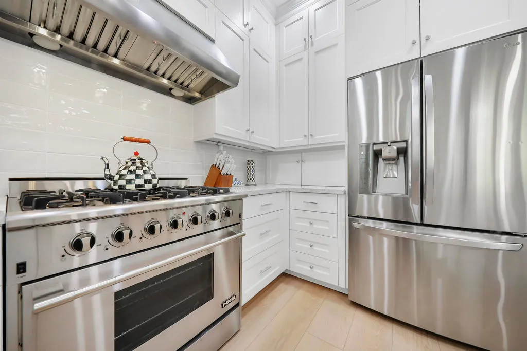 Indian Wells, California 92210, United States, 4 Bedrooms Bedrooms, ,3 BathroomsBathrooms,Residential,Pending,197412