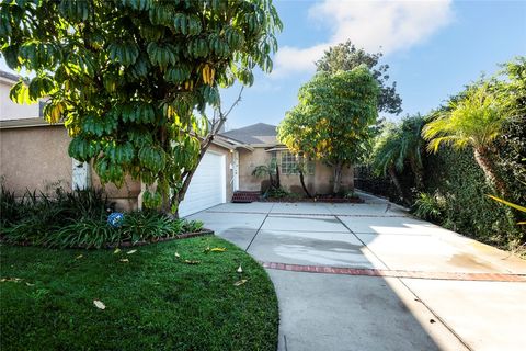 Photo of 13532 Addison, Sherman Oaks, CA 91423 (MLS # SR26001381)
