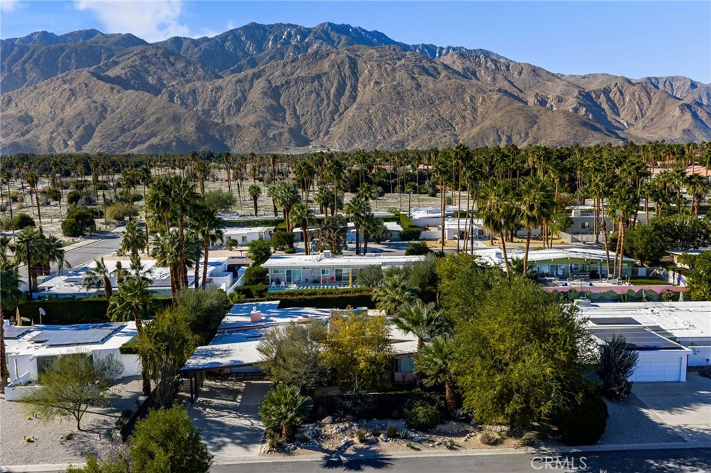 Los Compadres (33459) - Residential