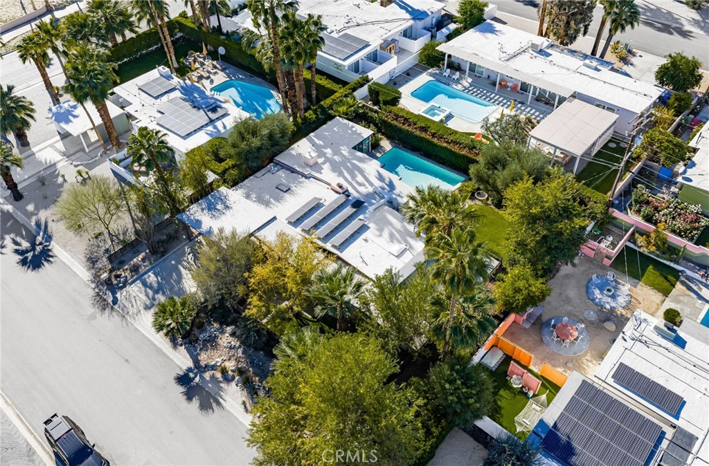 Los Compadres (33459) - Residential