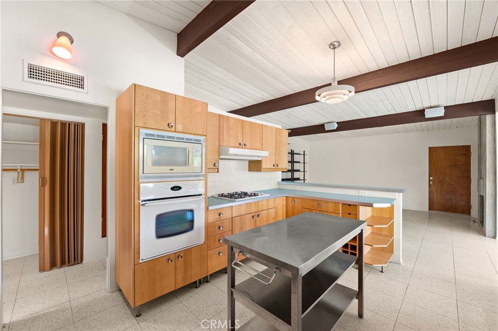 Los Compadres (33459) - Residential