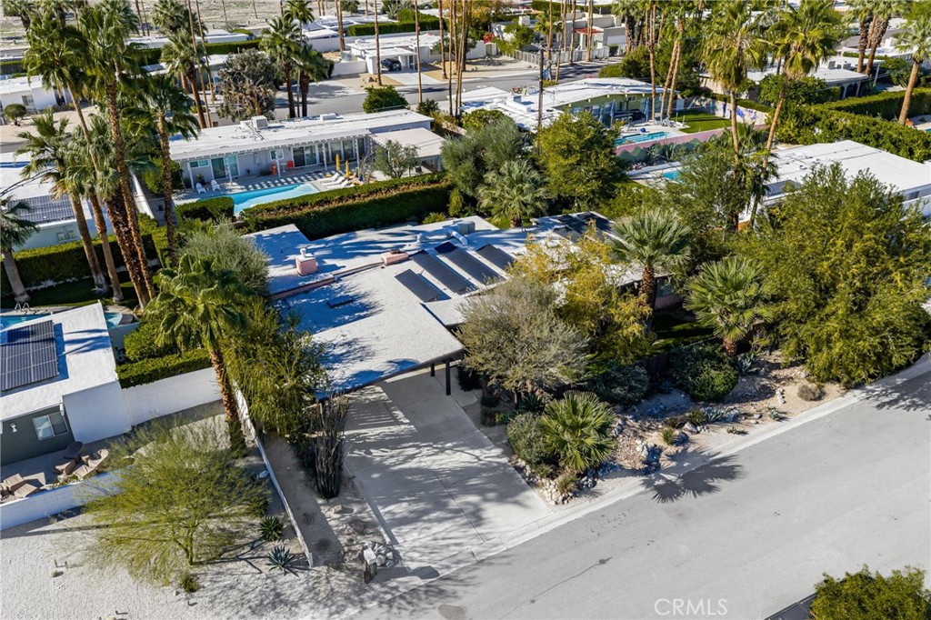 Los Compadres (33459) - Residential