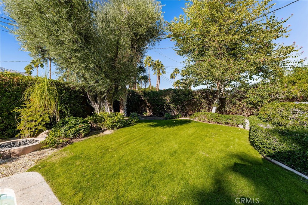 Los Compadres (33459) - Residential