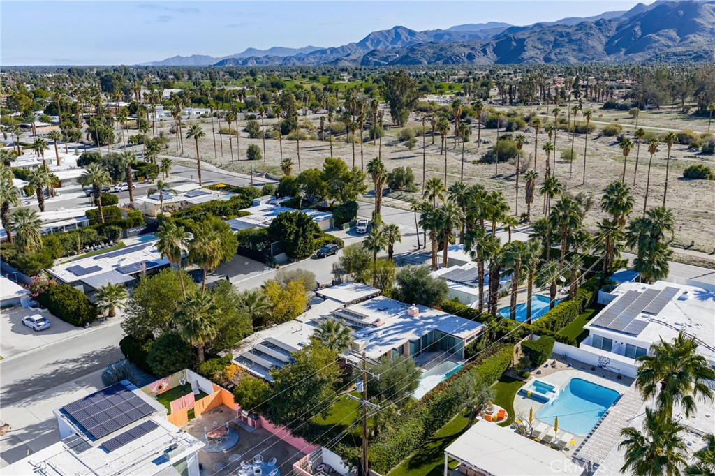 Los Compadres (33459) - Residential