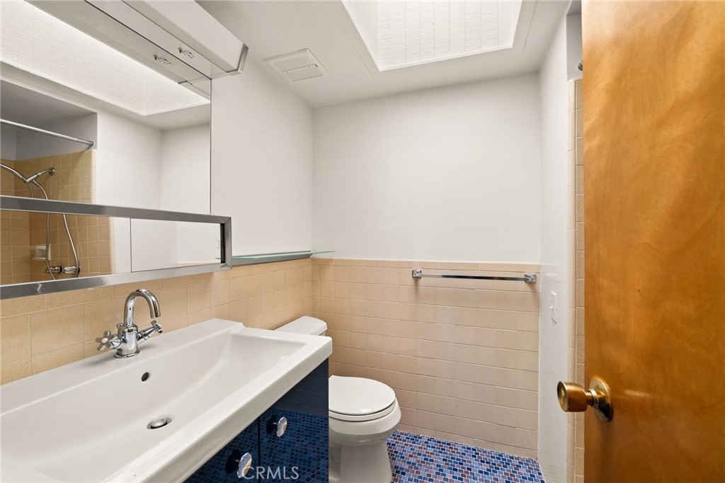 Los Compadres (33459) - Residential