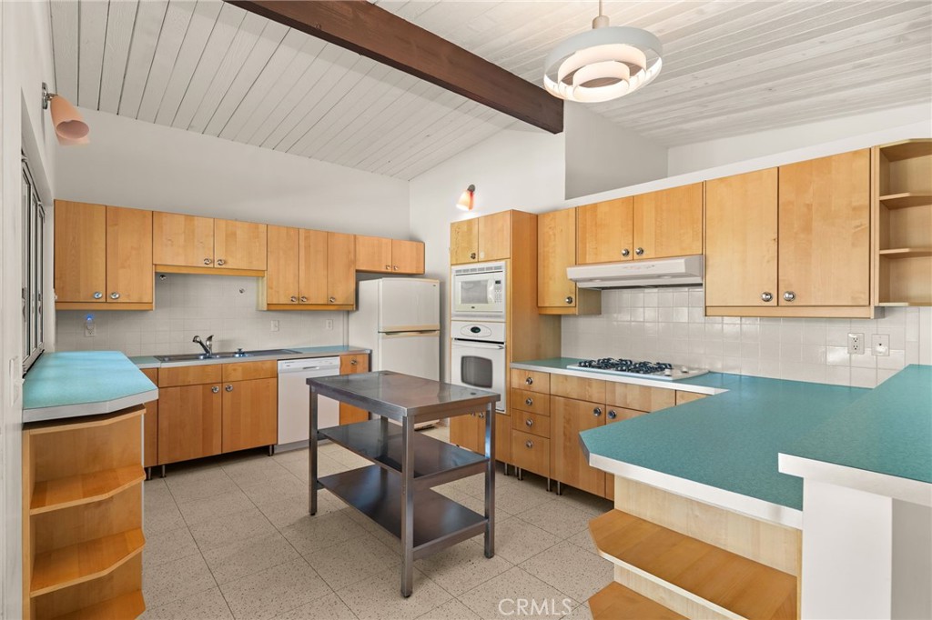 Los Compadres (33459) - Residential