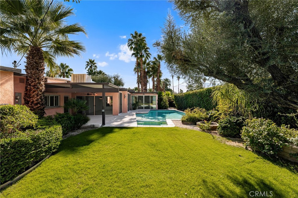 Los Compadres (33459) - Residential