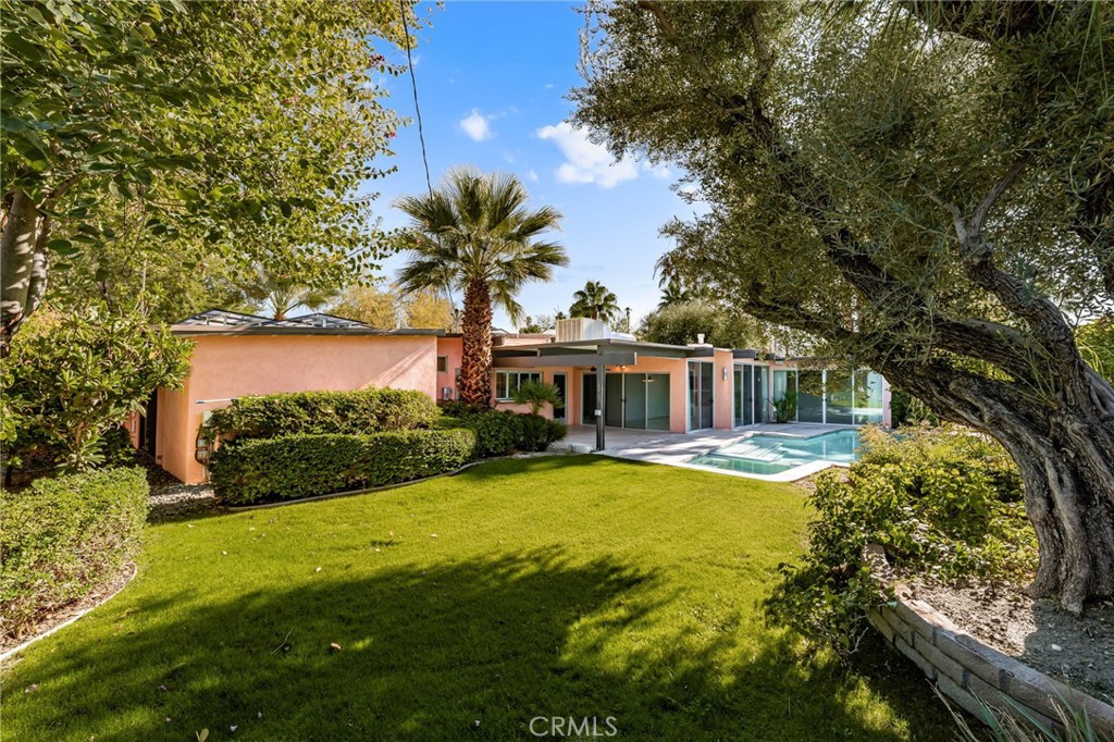 Los Compadres (33459) - Residential