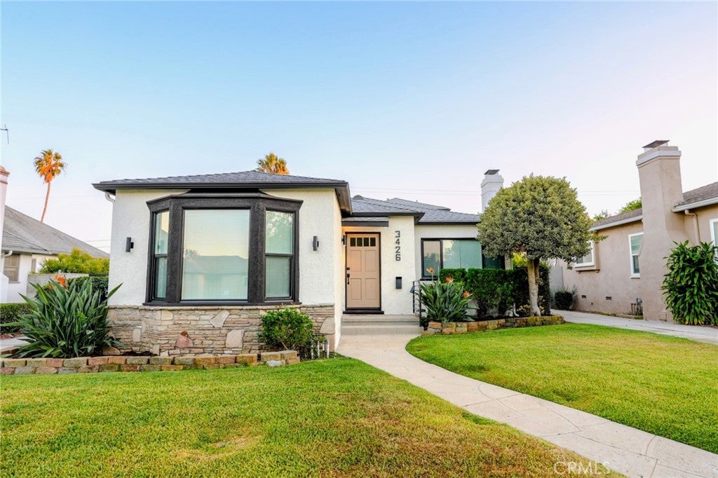 3426 W 82nd