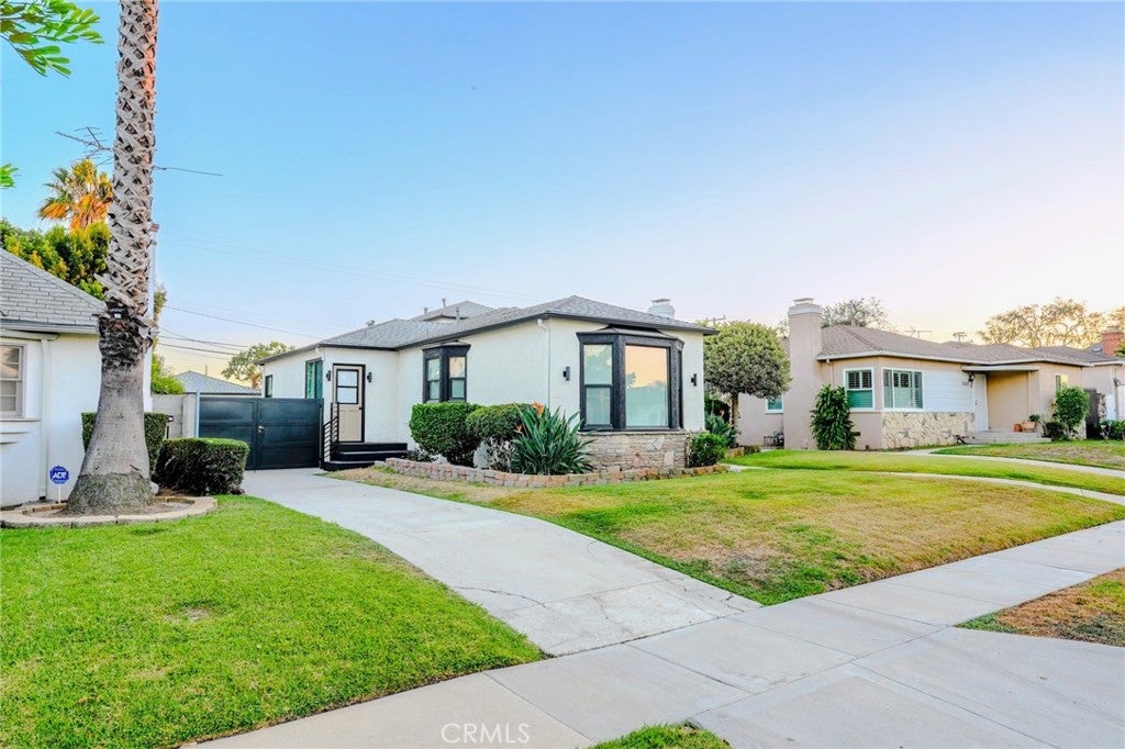 3426 W 82nd