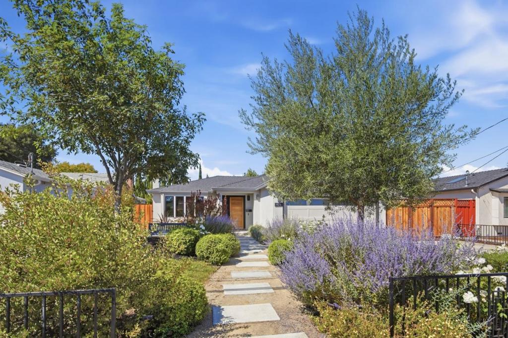 425 Sunberry Drive