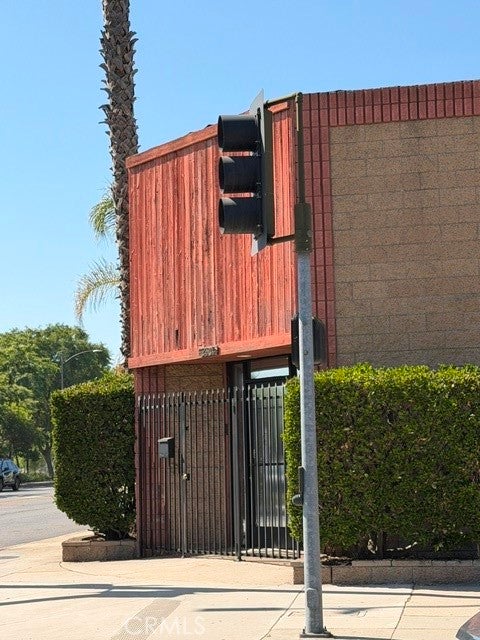 2301 W Empire Avenue