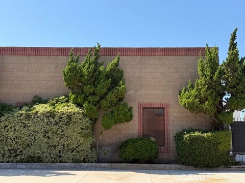Photo of 2301 W Empire AVE, Burbank, CA 91504 (MLS # JT26144390)