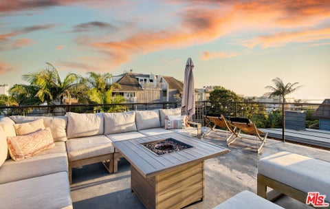 Photo of 5317 Pacific Avenue, Marina Del Rey, CA 90292 (MLS # 26828061)
