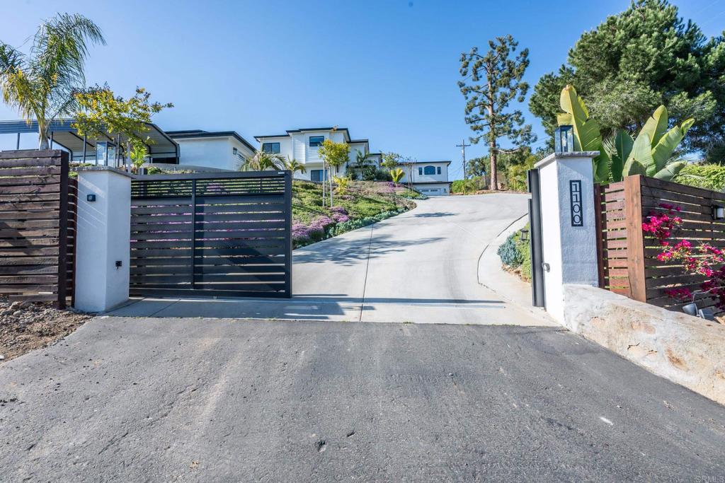 1100 Starview Drive