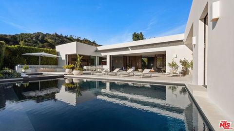 1088 N Hillcrest Road Beverly Hills CA 90210