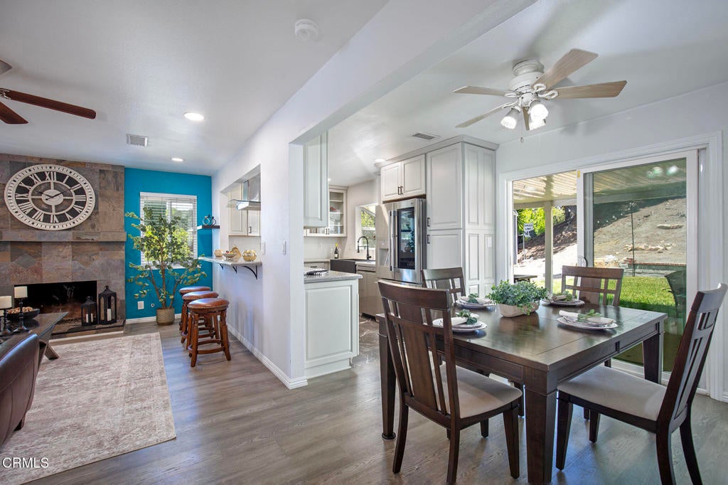 335 W Avenida De Las Flores