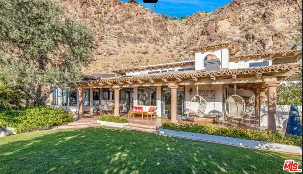 Photo of 2300 S Bisnaga Avenue, Palm Springs, CA 92264 (MLS # 25601087)