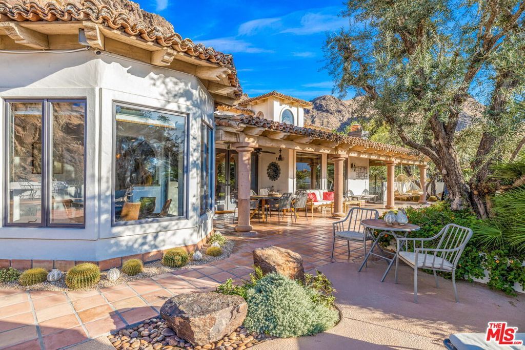 Photo of 2300 S Bisnaga Avenue, Palm Springs, CA 92264 (MLS # 25601087)