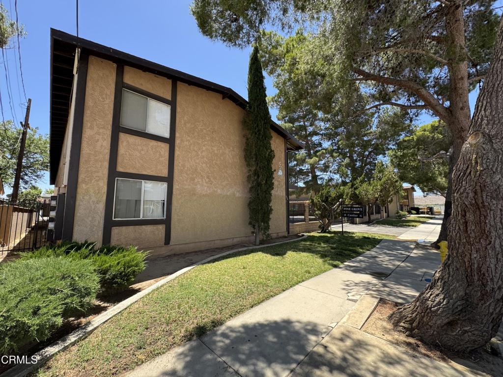 524 E Avenue Q-12