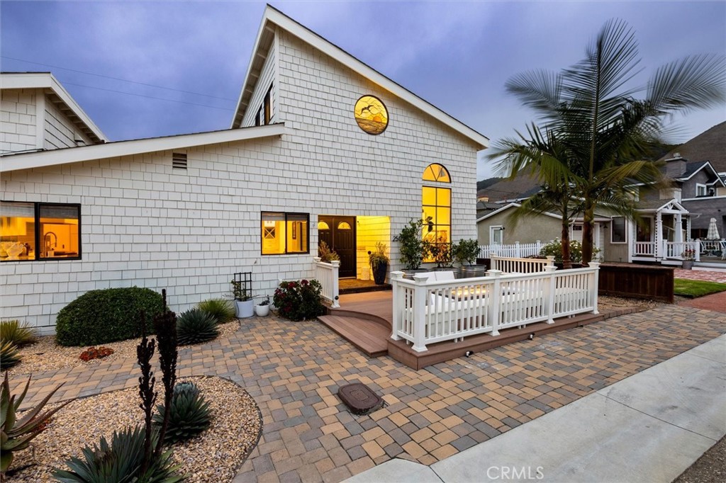 250 Castaic Avenue