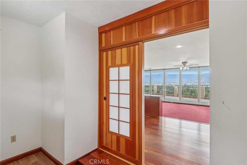 25044 Crestview Drive