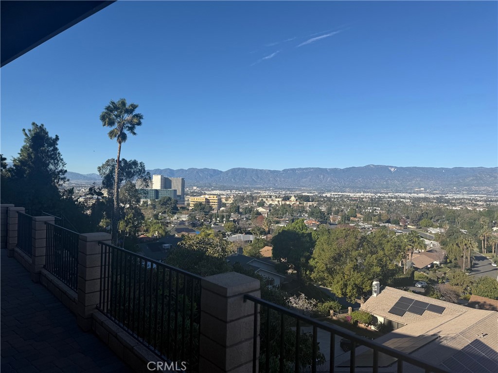 25044 Crestview Drive