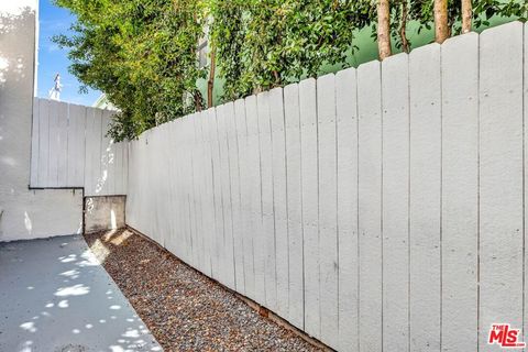 Tiny photo for 811 21st Street #2, Santa Monica, CA 90403 (MLS # 26661041)