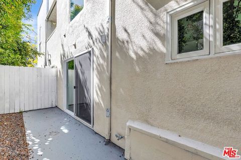 Tiny photo for 811 21st Street #2, Santa Monica, CA 90403 (MLS # 26661041)