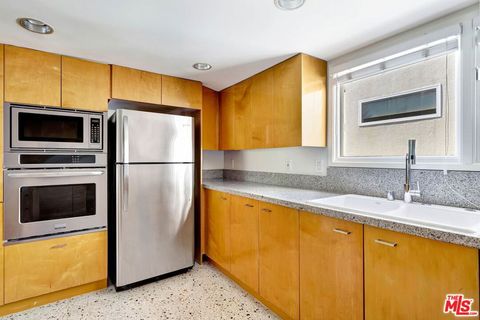 Tiny photo for 811 21st Street #2, Santa Monica, CA 90403 (MLS # 26661041)