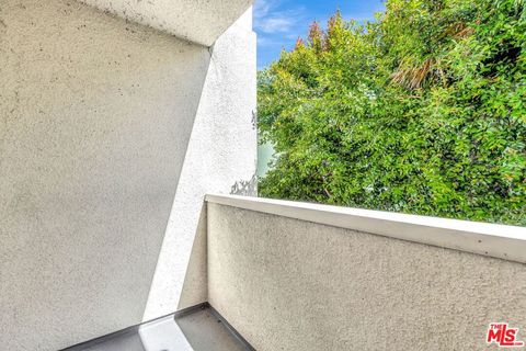 Tiny photo for 811 21st Street #2, Santa Monica, CA 90403 (MLS # 26661041)