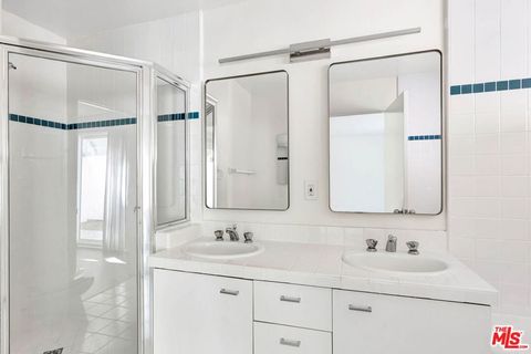 Tiny photo for 811 21st Street #2, Santa Monica, CA 90403 (MLS # 26661041)