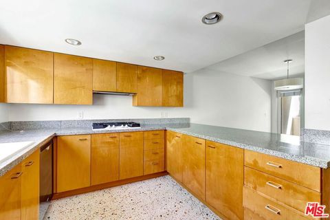 Tiny photo for 811 21st Street #2, Santa Monica, CA 90403 (MLS # 26661041)