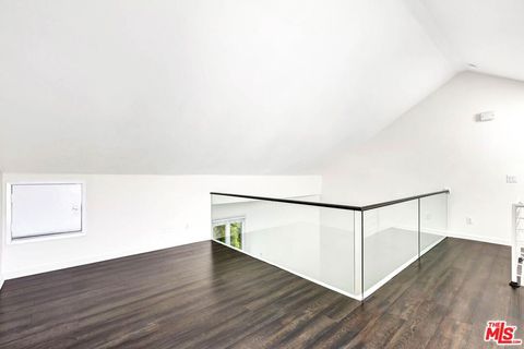 Tiny photo for 811 21st Street #2, Santa Monica, CA 90403 (MLS # 26661041)