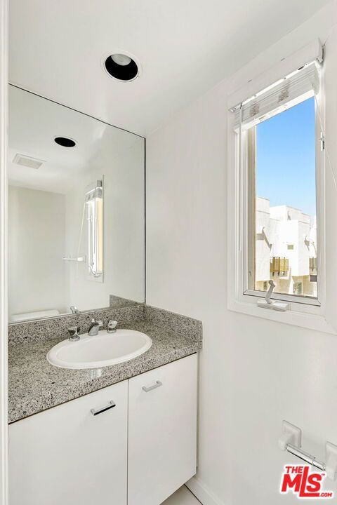 Tiny photo for 811 21st Street #2, Santa Monica, CA 90403 (MLS # 26661041)