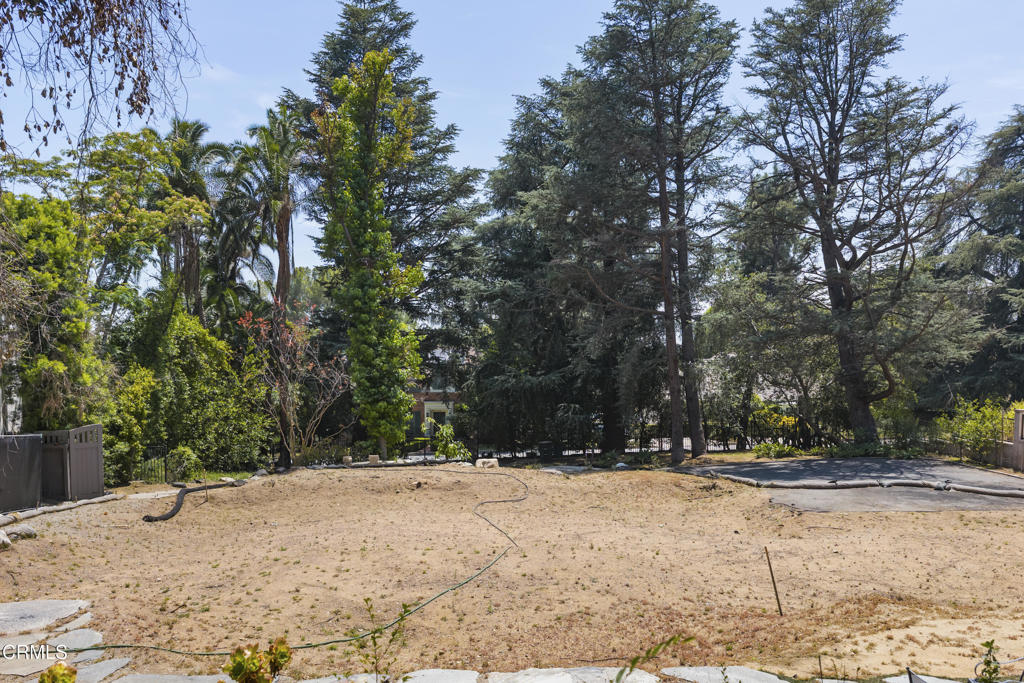 1945 E Altadena Drive E