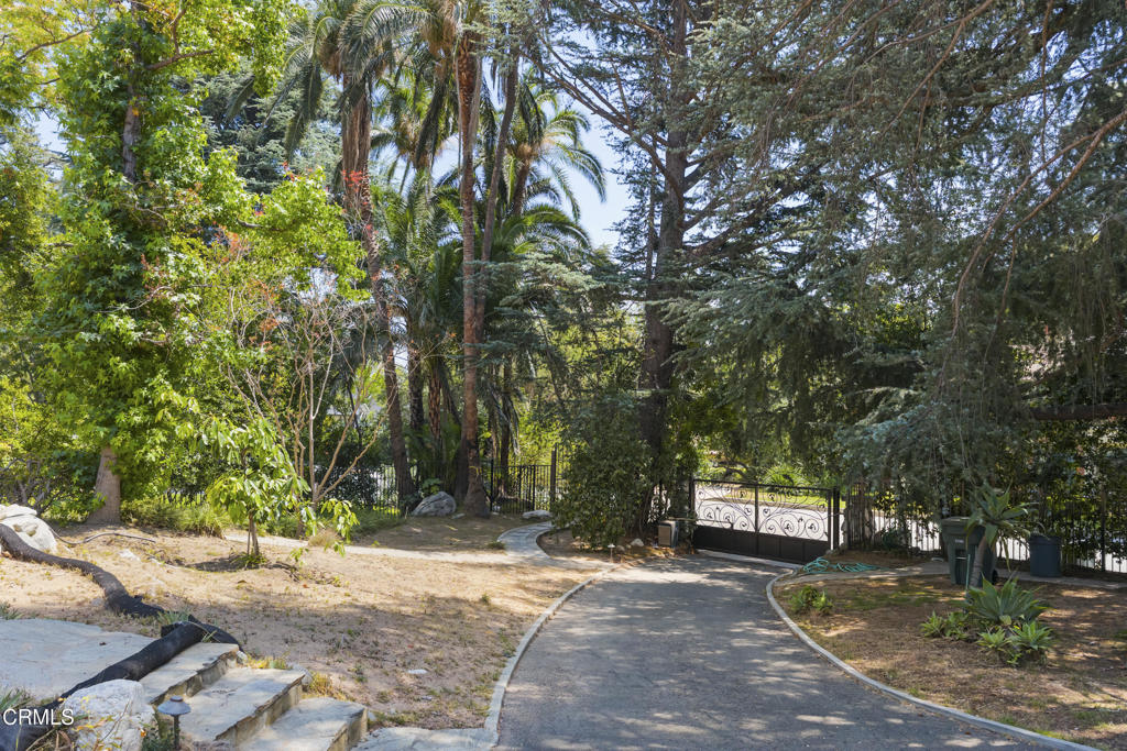 1945 E Altadena Drive E