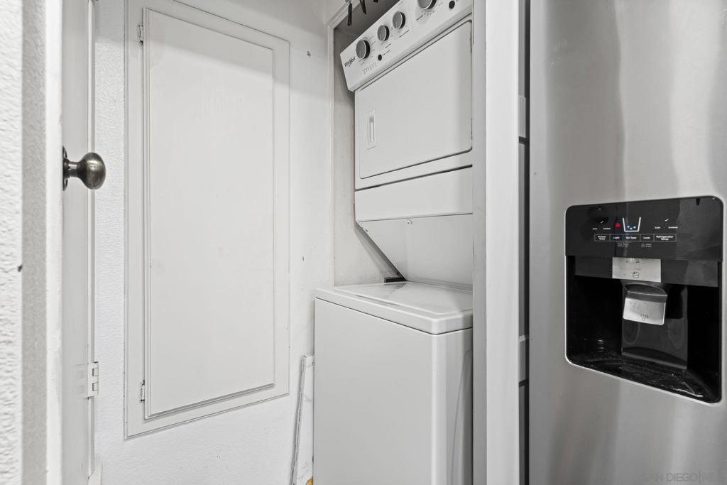 2085 Lakeridge Cir 203