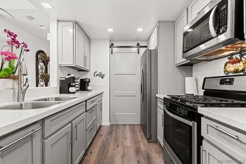 2085 Lakeridge Cir 203 Chula Vista CA 91913