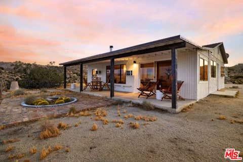Photo of 6036 Chula Vista Avenue, Yucca Valley, CA 92284 (MLS # 26844145)