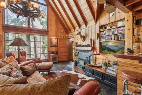Photo of 238 Maple Drive, Lake Arrowhead, CA 92352 (MLS # IG26113170)