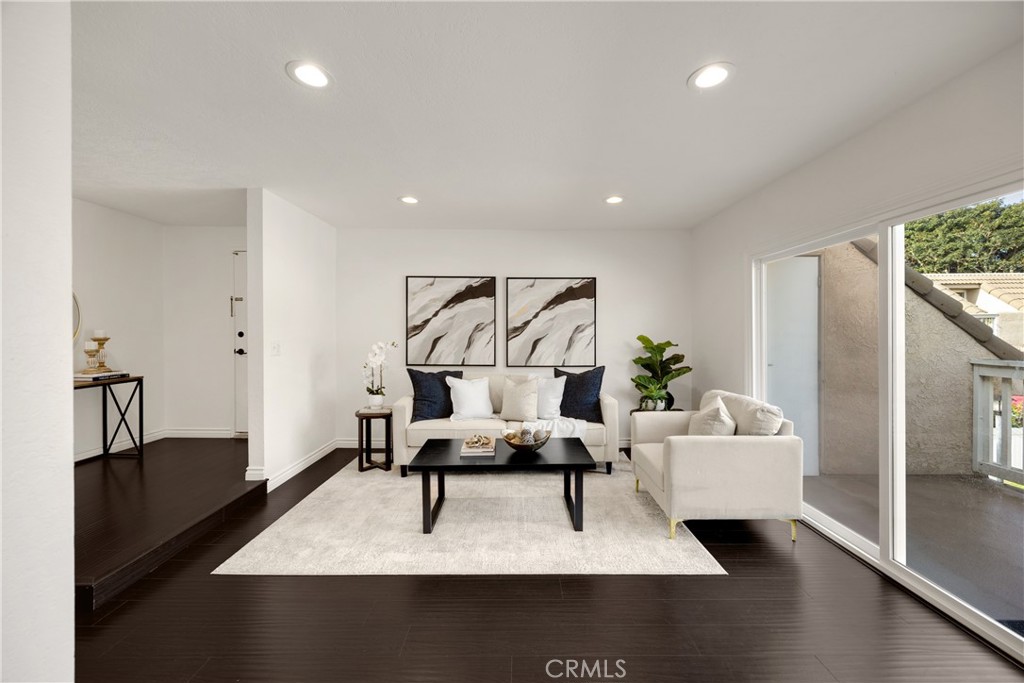 Shorecliff Villas - Residential