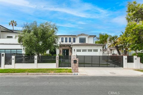 Photo of 5017 Hesperia Ave Ave, Encino, CA 91316 (MLS # SR26090828)