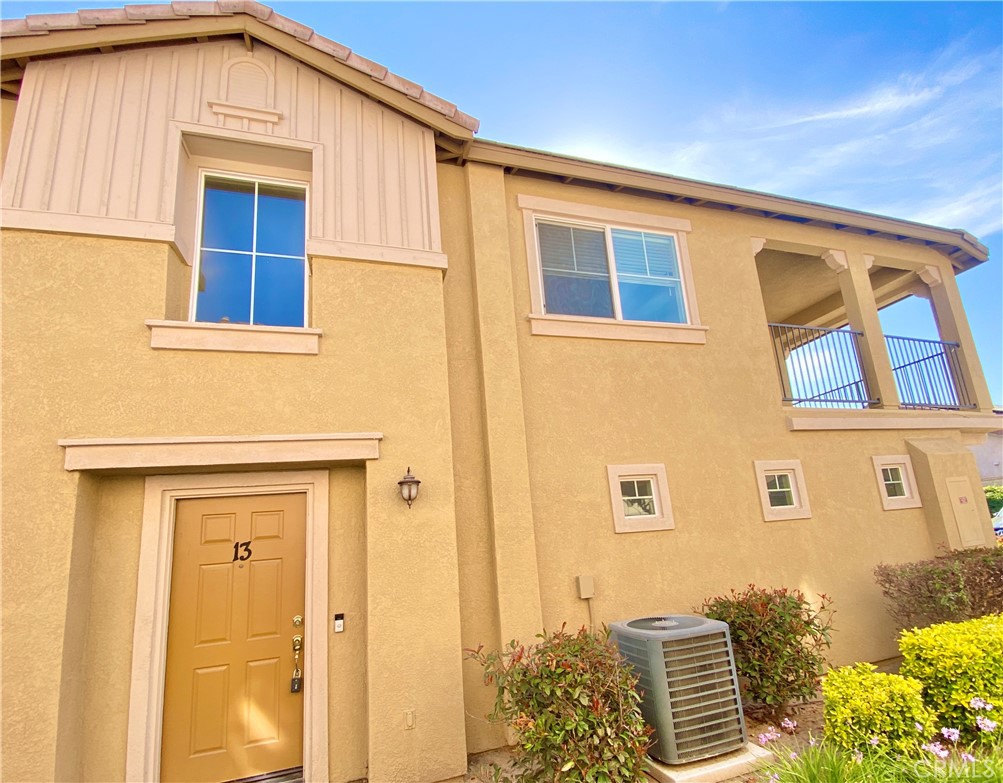 TWO STORY CONDO WITH AN ATTACHED SINGLE CAR GARAGE. LOCATED IN A GATED COMMUNITY, THIS PROPERTY HAS A QUAINT KITCHEN WITH DINING SPACE, HARDWOOD FLOORS AND CEILING FANS THROUGHOUT, LARGE BEDROOMS WITH PLENTY OF CLOSET SPACE.