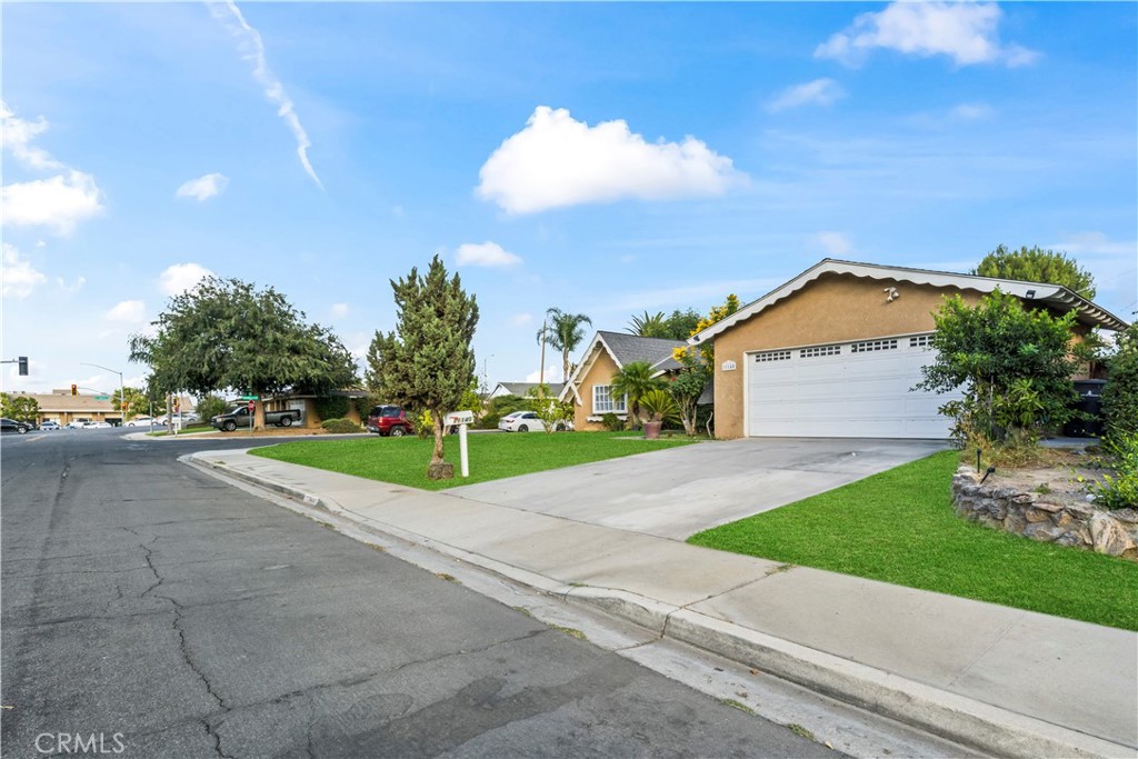 11140 Montlake Drive