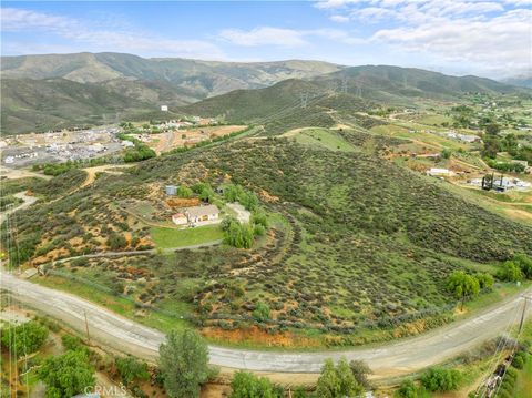 Photo of 10657 Mint Canyon Rd, Agua Dulce, CA 91390 (MLS # SR26000729)