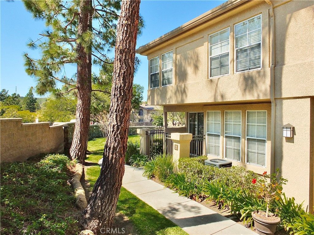 Photo of 16 Fulmar Ln, Aliso Viejo, CA 92656 (MLS # RS26054867)